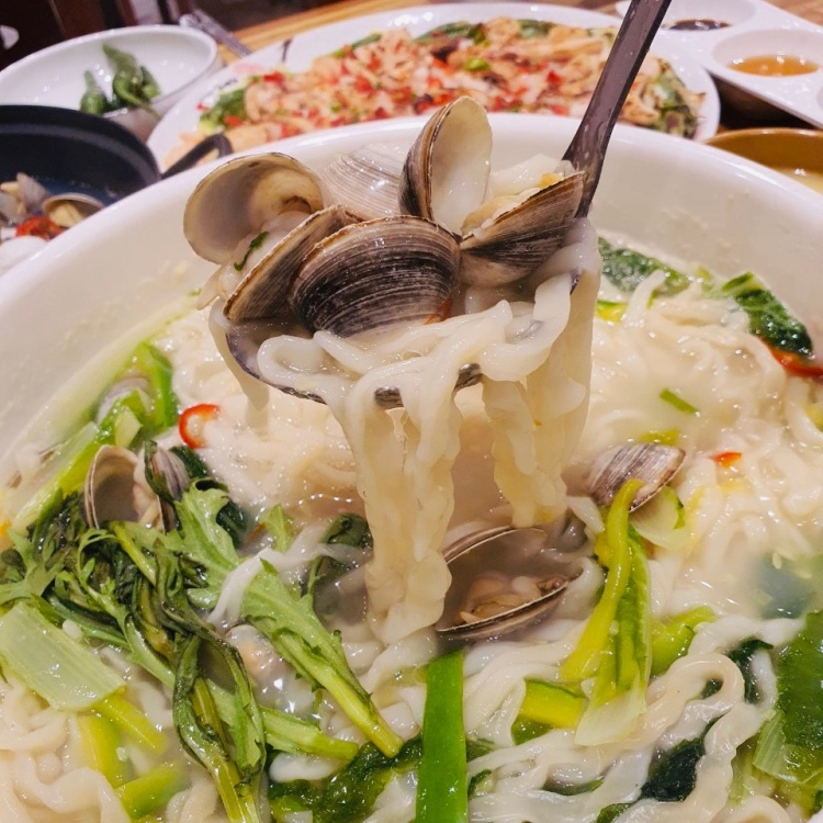 조돌칼국수 경주본점