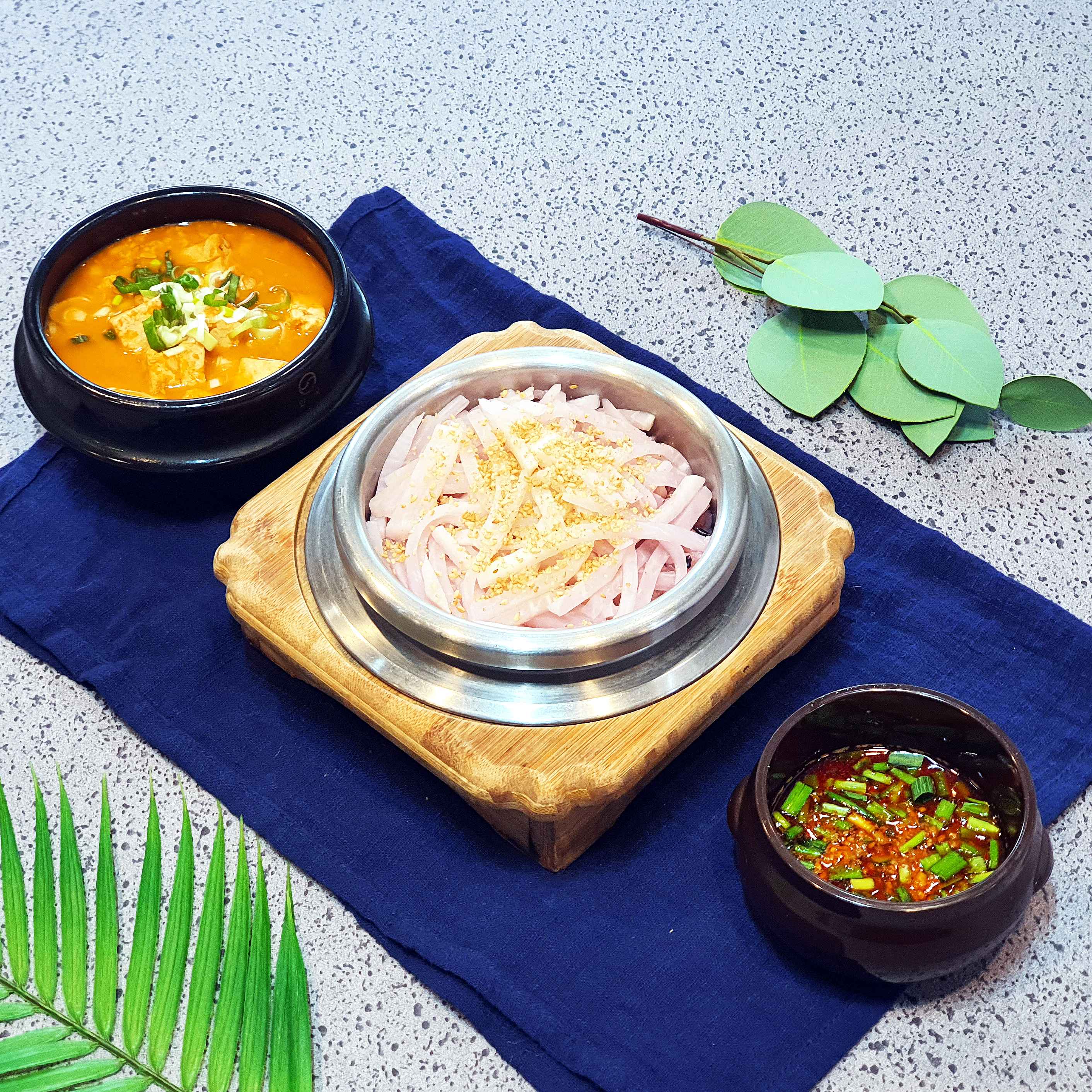 갓지은 달달한 무우 솥밥