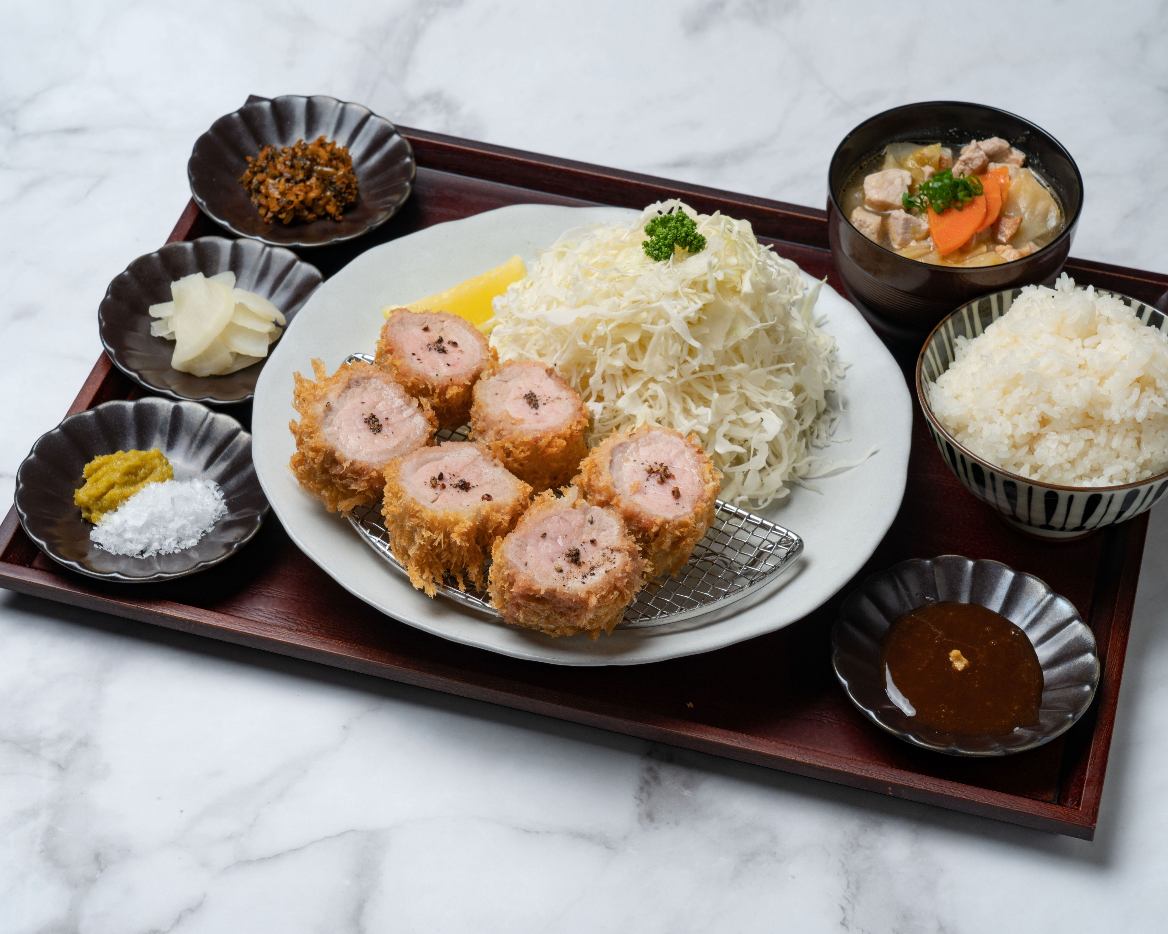 히레카츠 정식