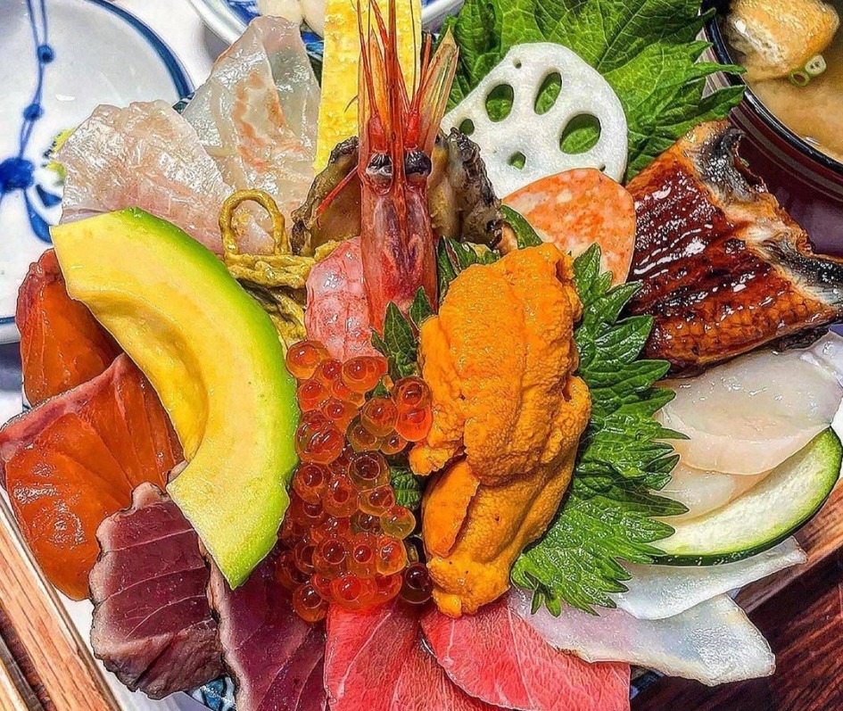 우니도 카이센동