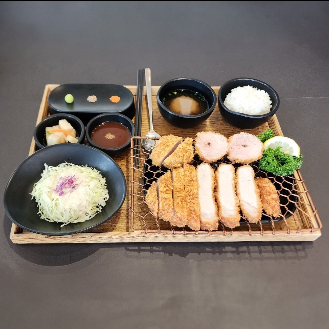 등꽃가츠 (등심200g, 안심100g)