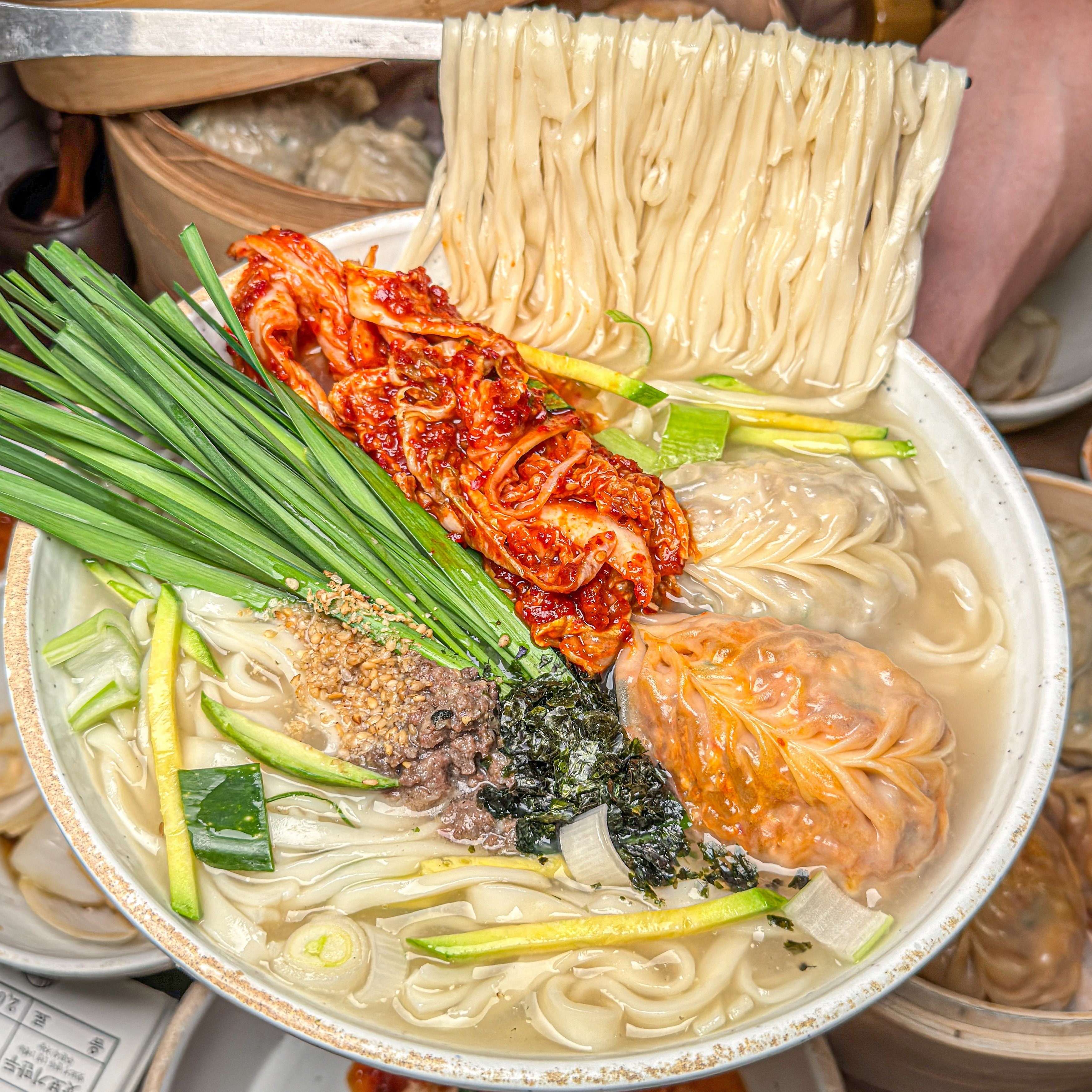 손칼국수-자가제면으로 비교불가능한 면