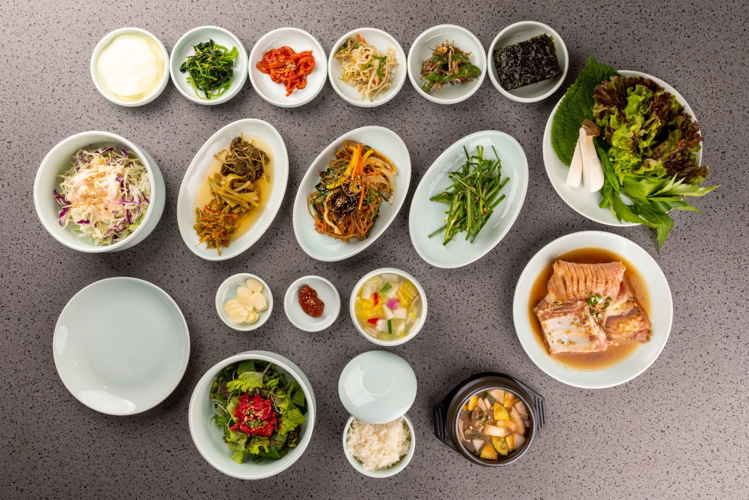 양념돼지갈비 & 미니육회비빔밥 (2인분부터 주문 가능)