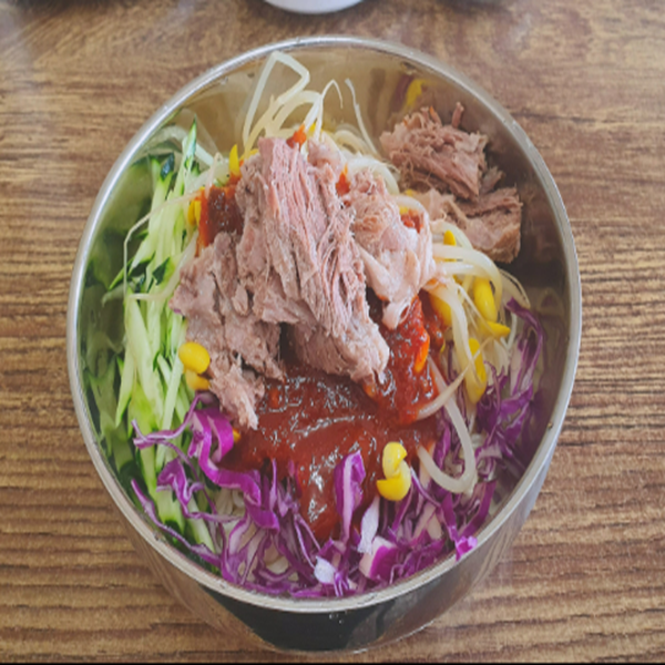 비빔국수 (매콤새콤달콤한 수제소스)