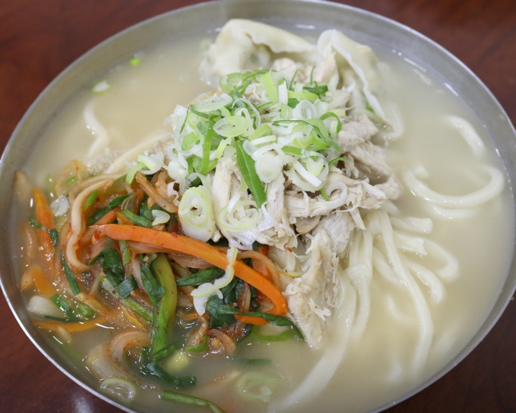 닭칼국수
