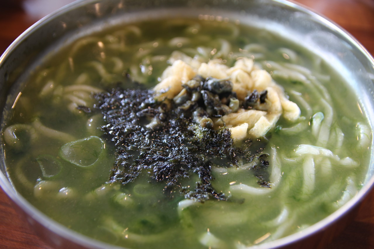 형제섬보말칼국수