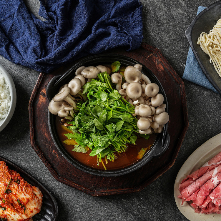 윤우재 고기리 샤브칼국수